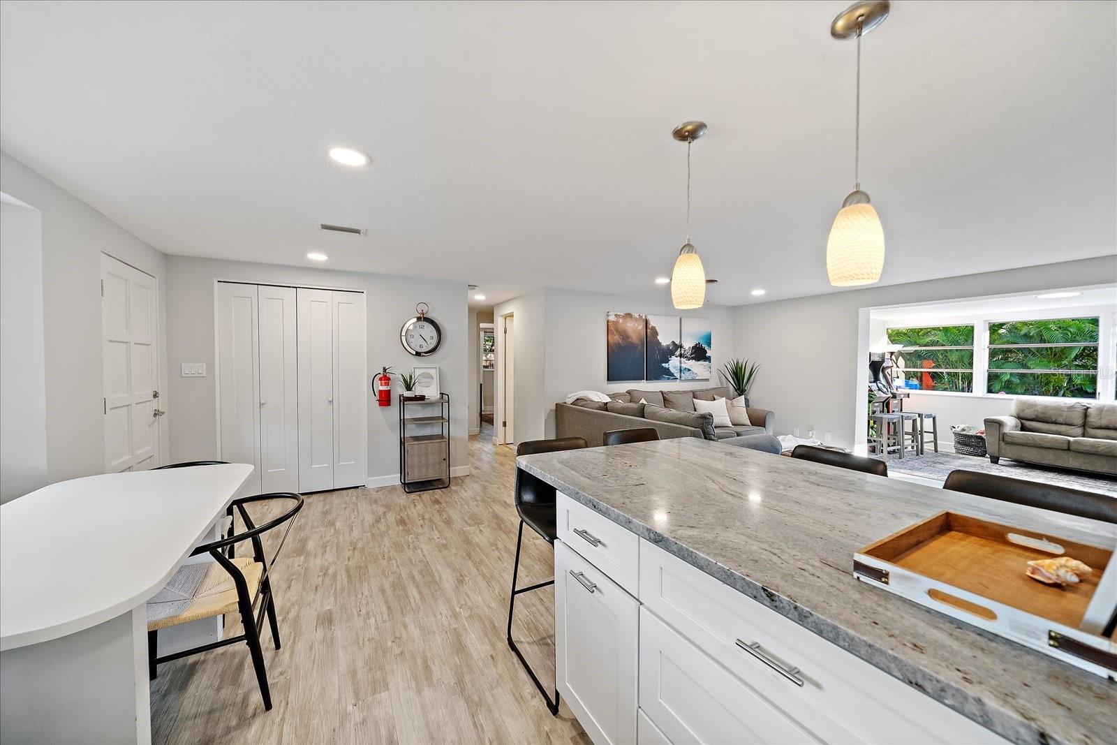 SOUTH GATE - Residential