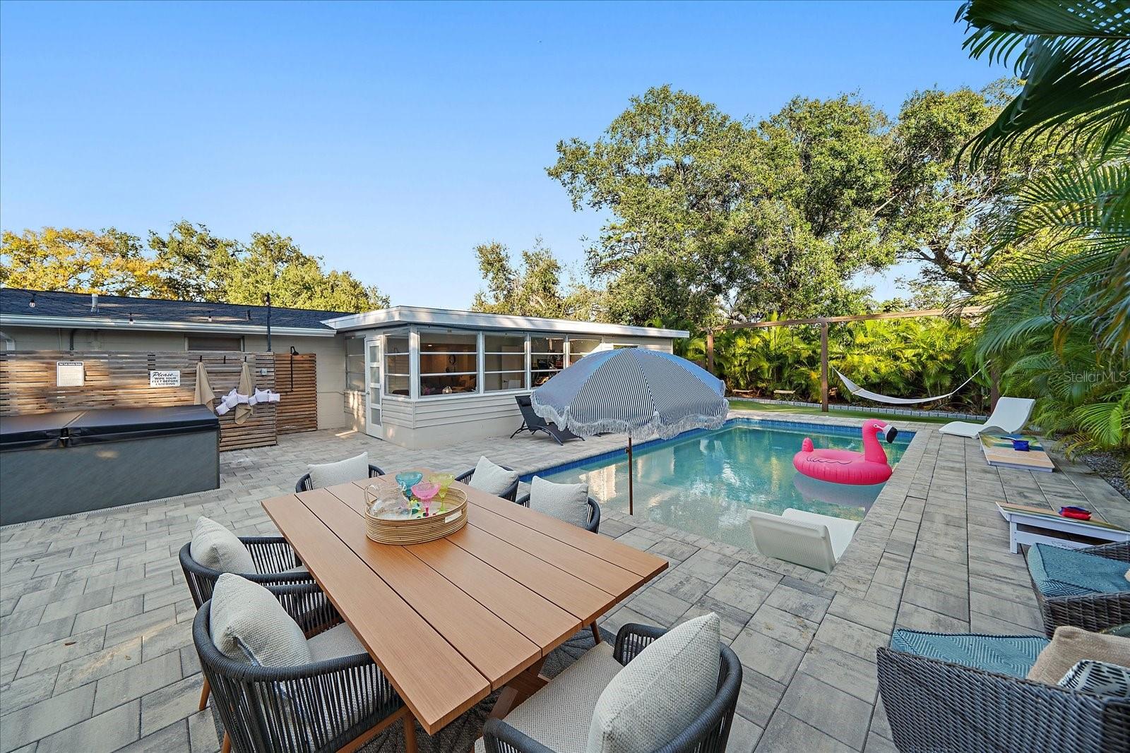 SOUTH GATE - Residential