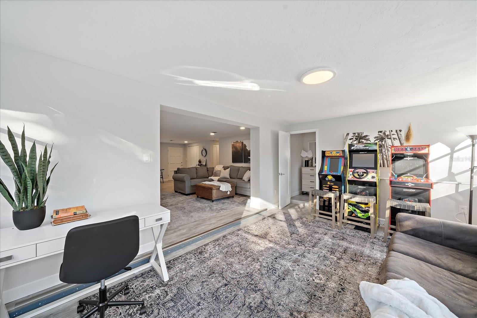 SOUTH GATE - Residential