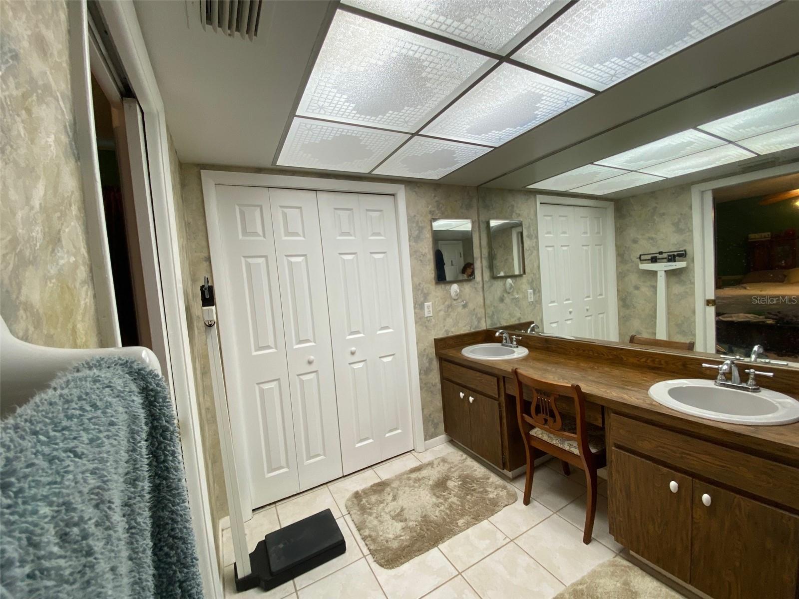 SPRING OAKS - Residential