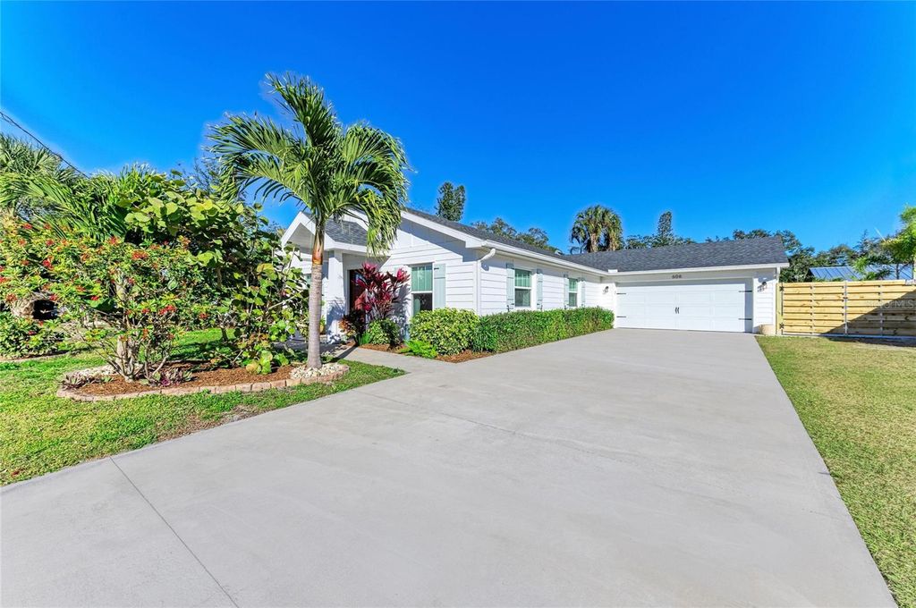 Photo of 606 19th Avenue W, Palmetto, FL 34221 (MLS # A4679236)