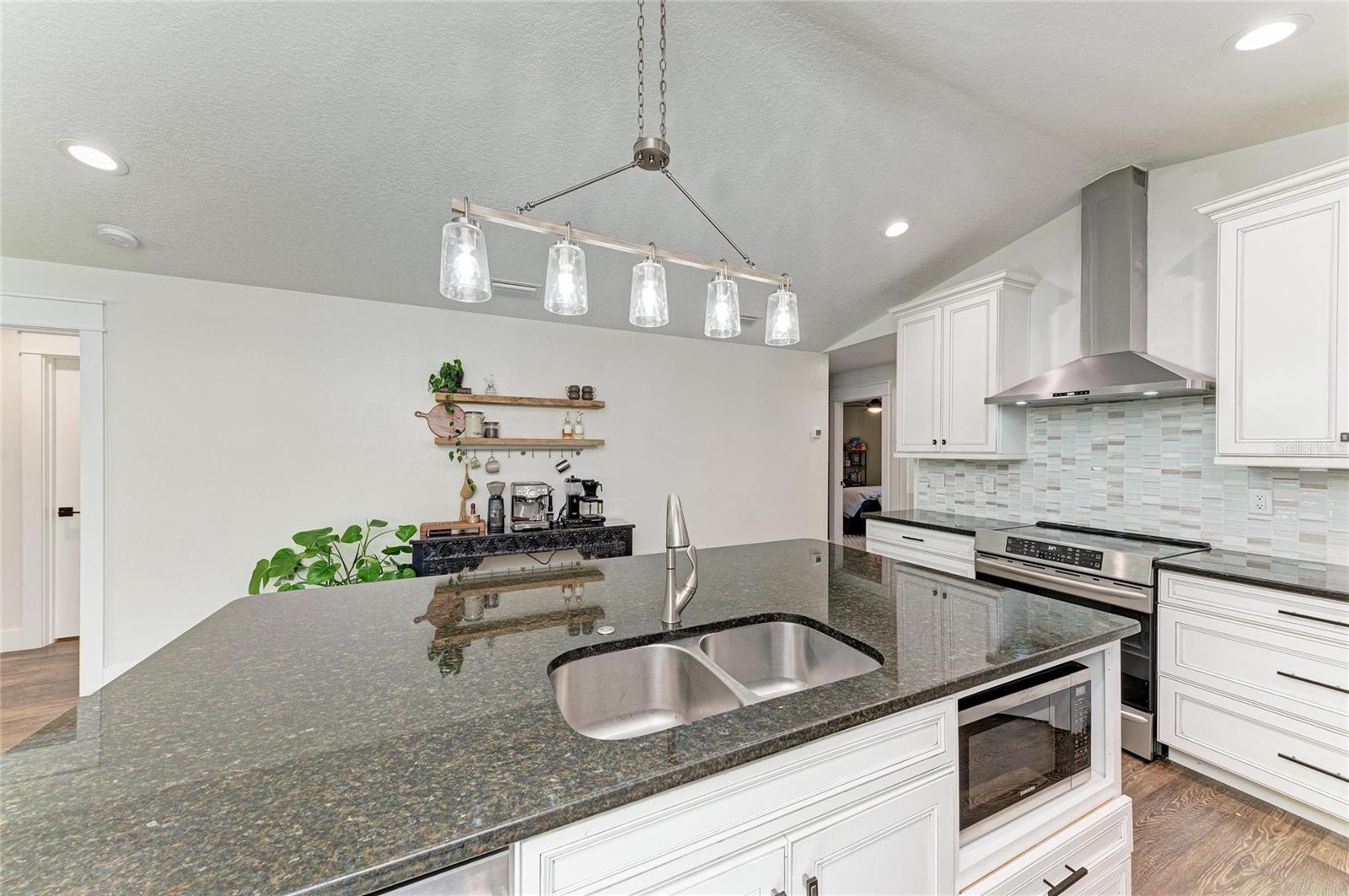 SUB LOT3&4 B2 PARRISH AD TO TOWNSHIP PALMETTO - Residential