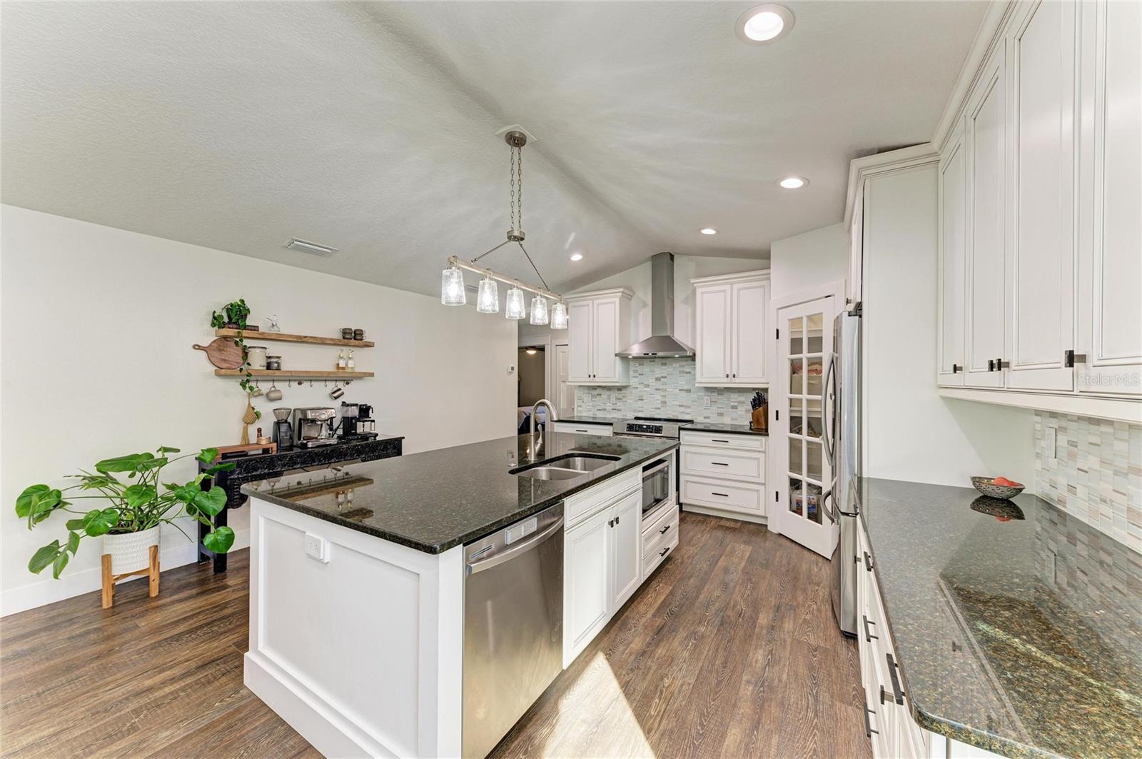 SUB LOT3&4 B2 PARRISH AD TO TOWNSHIP PALMETTO - Residential