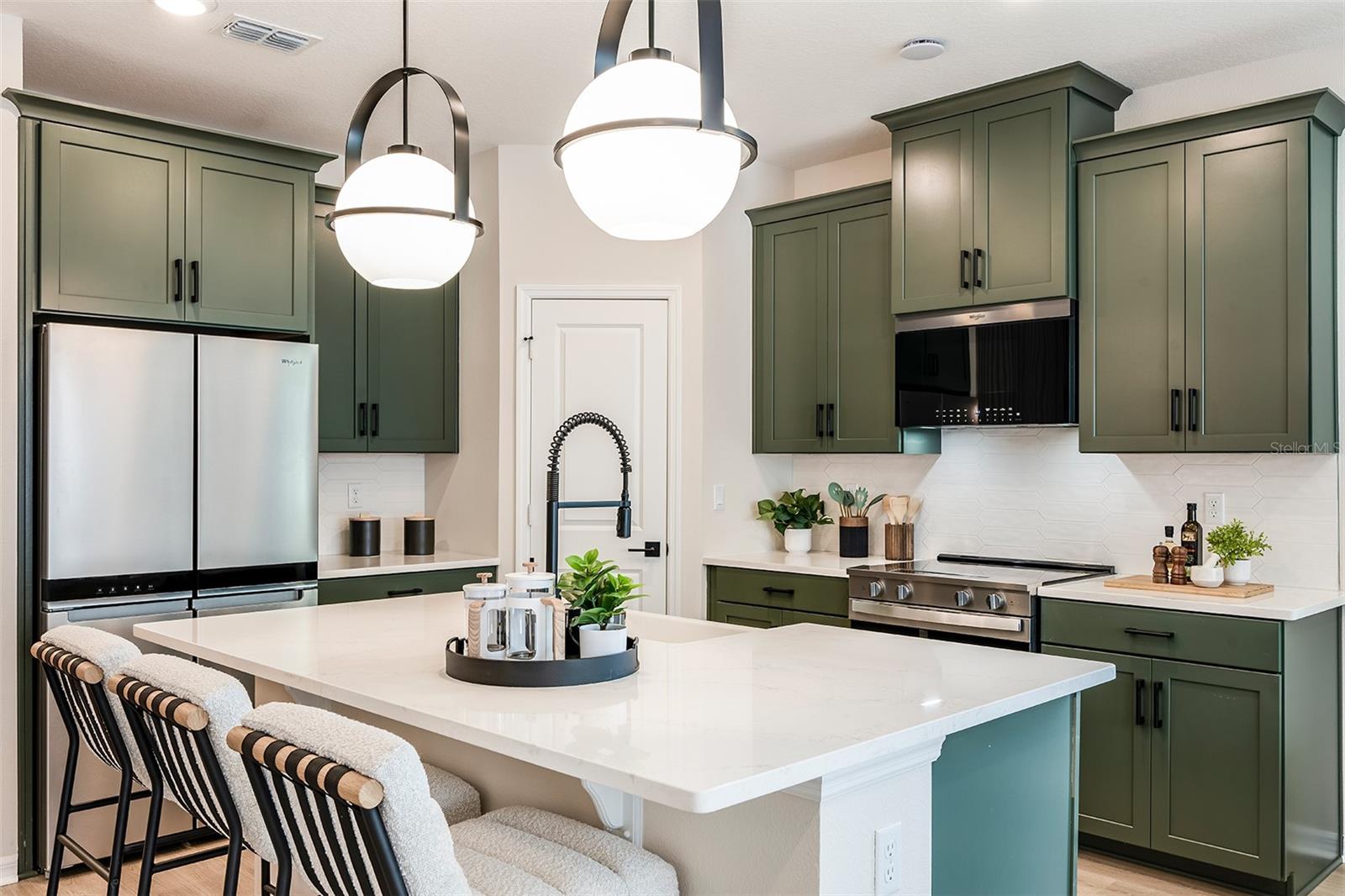 AULIN SQUARE - Residential