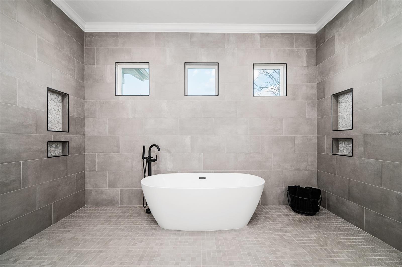 GLORIAS WAY - Residential