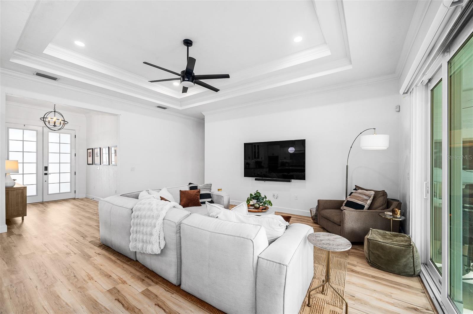 GLORIAS WAY - Residential