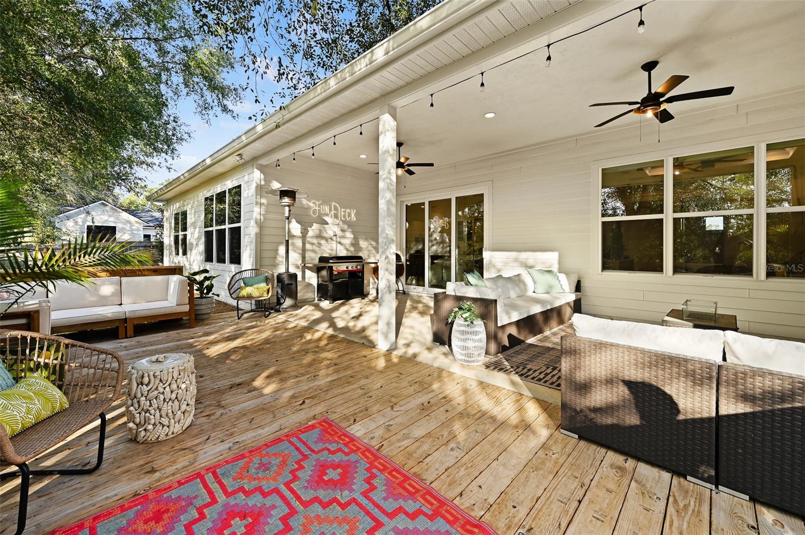 GLORIAS WAY - Residential