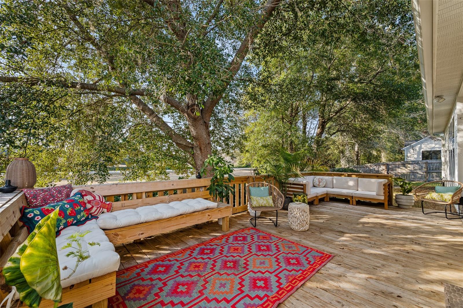 GLORIAS WAY - Residential