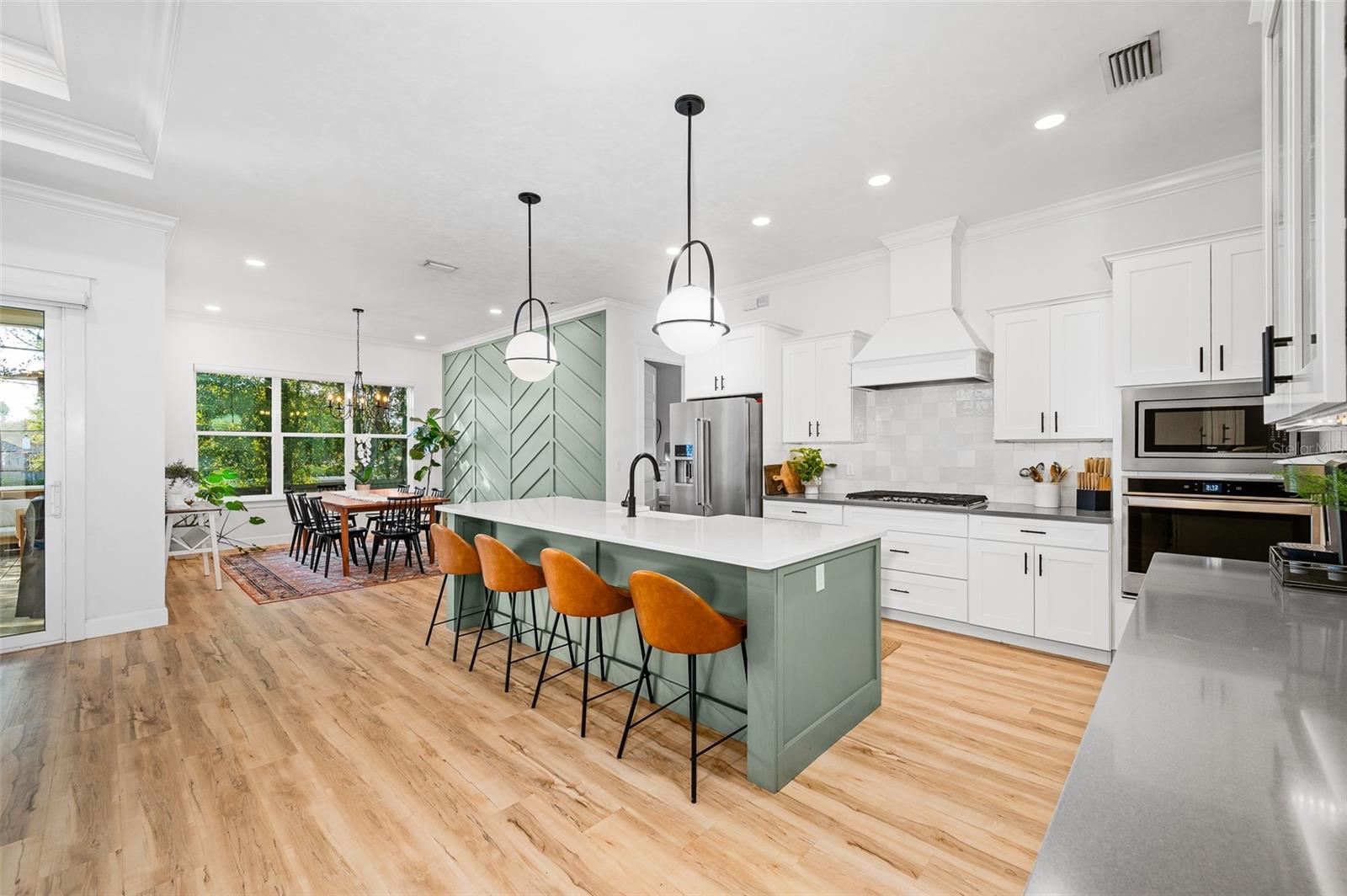 GLORIAS WAY - Residential