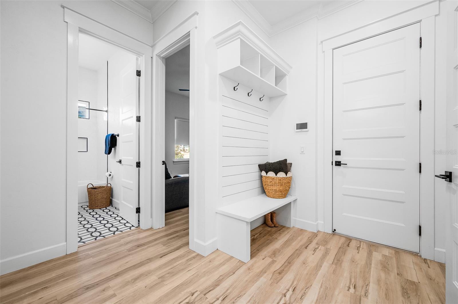 GLORIAS WAY - Residential