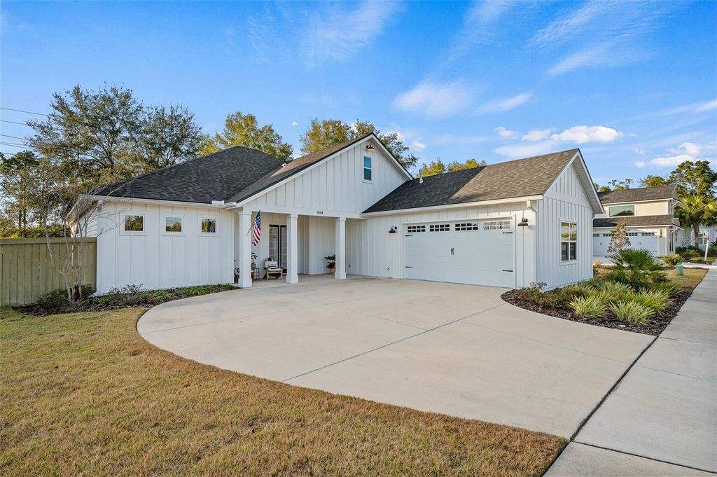 Photo of 1068 SW 120th Drive, Gainesville, FL 32607 (MLS # GC536392)