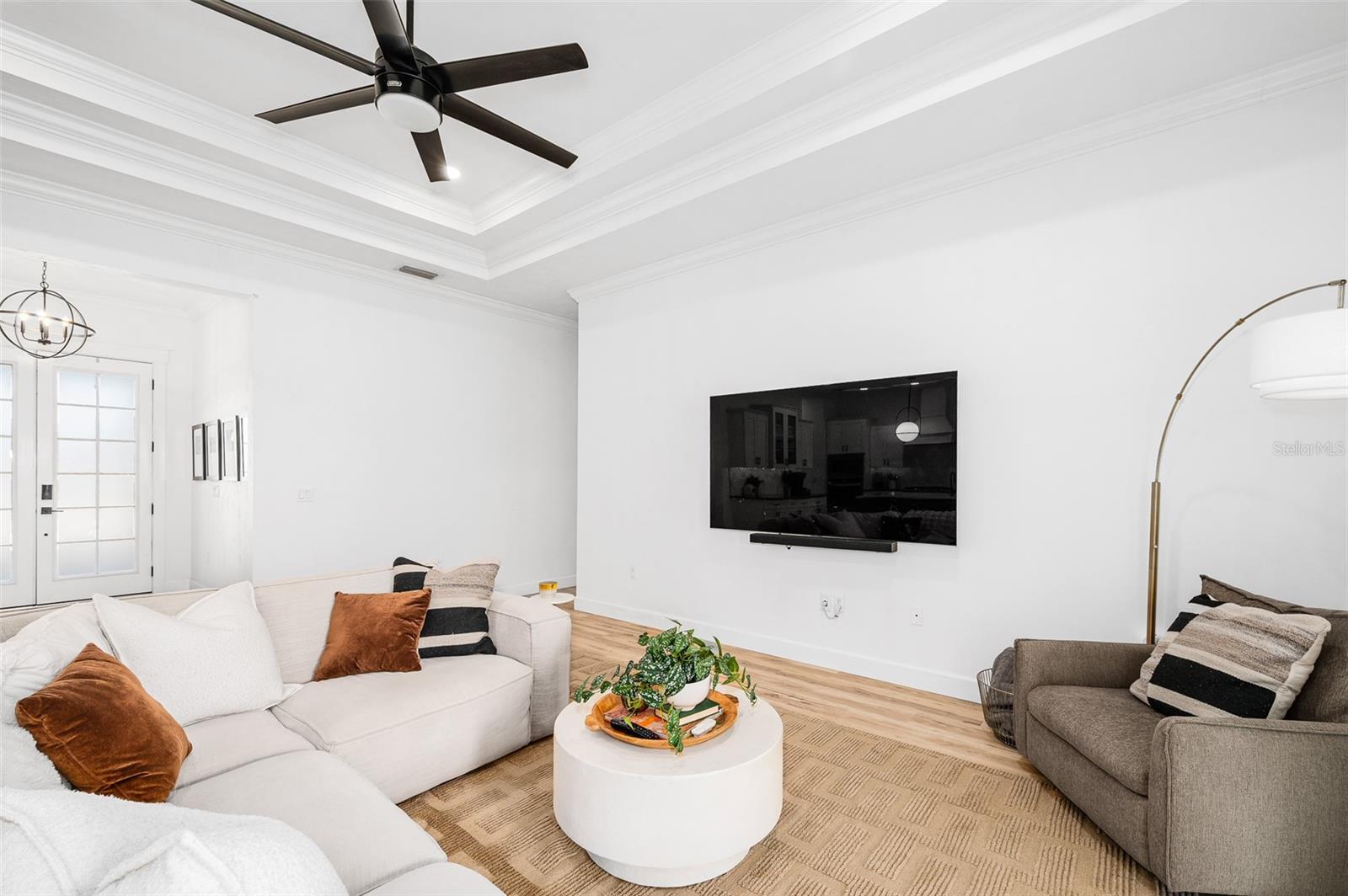 GLORIAS WAY - Residential