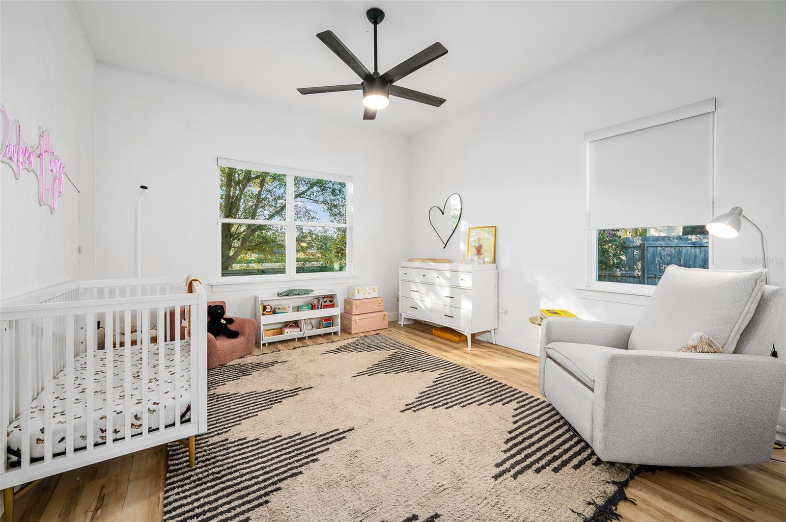 GLORIAS WAY - Residential