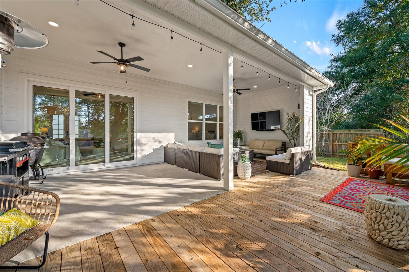 GLORIAS WAY - Residential