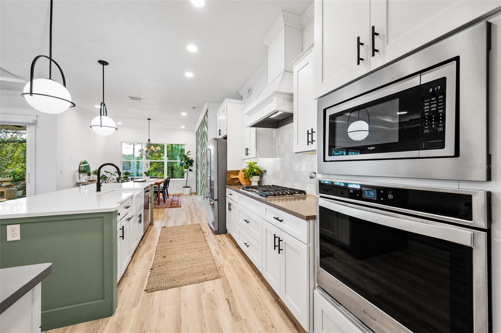 GLORIAS WAY - Residential