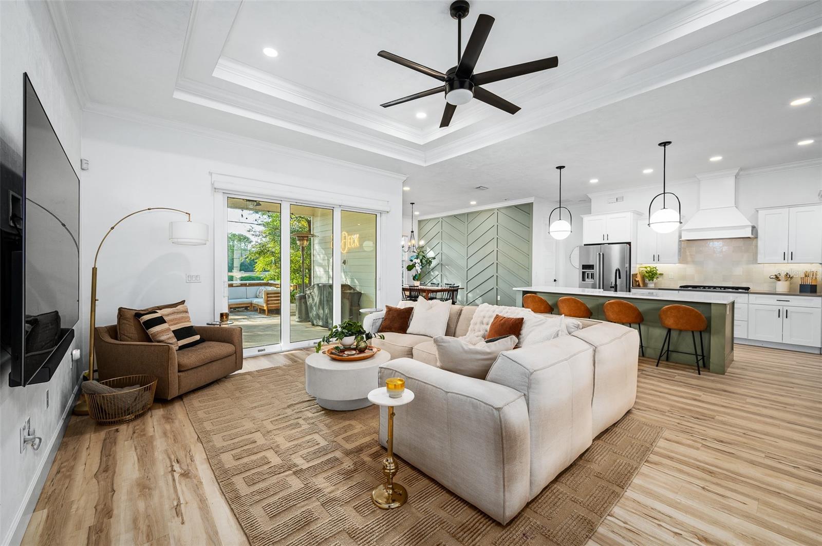 GLORIAS WAY - Residential