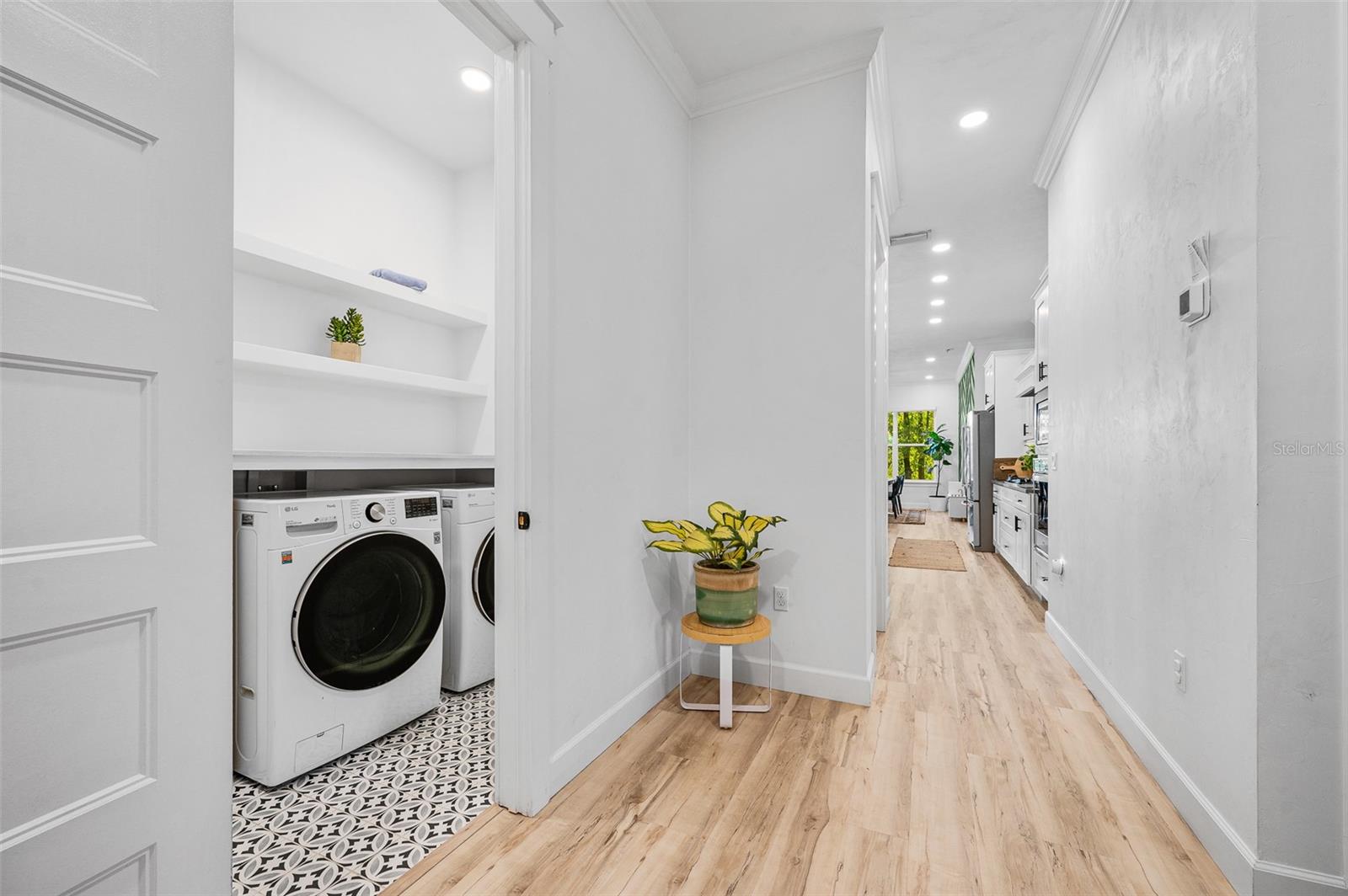 GLORIAS WAY - Residential