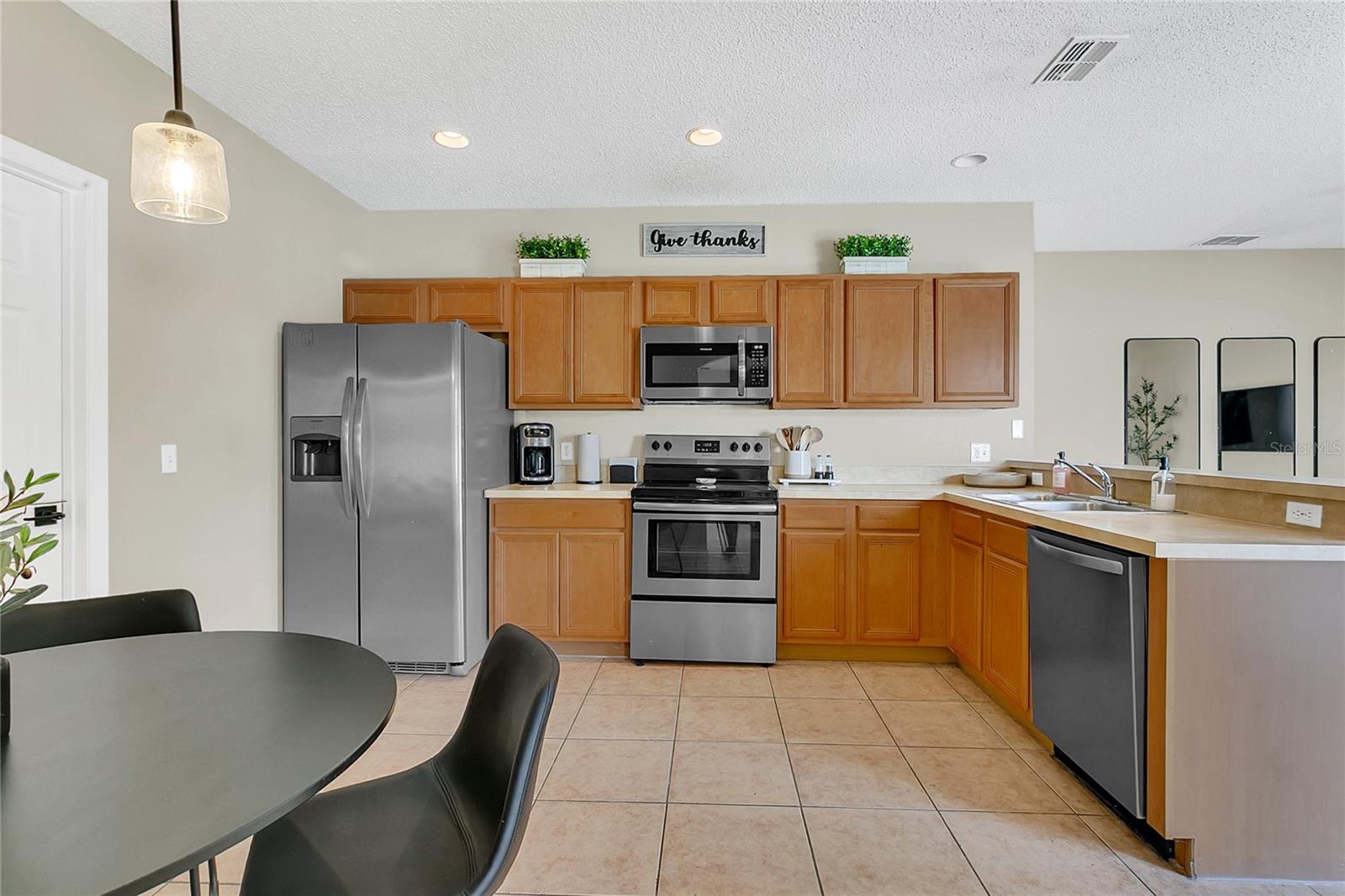 1118 SAINT TROPEZ CT