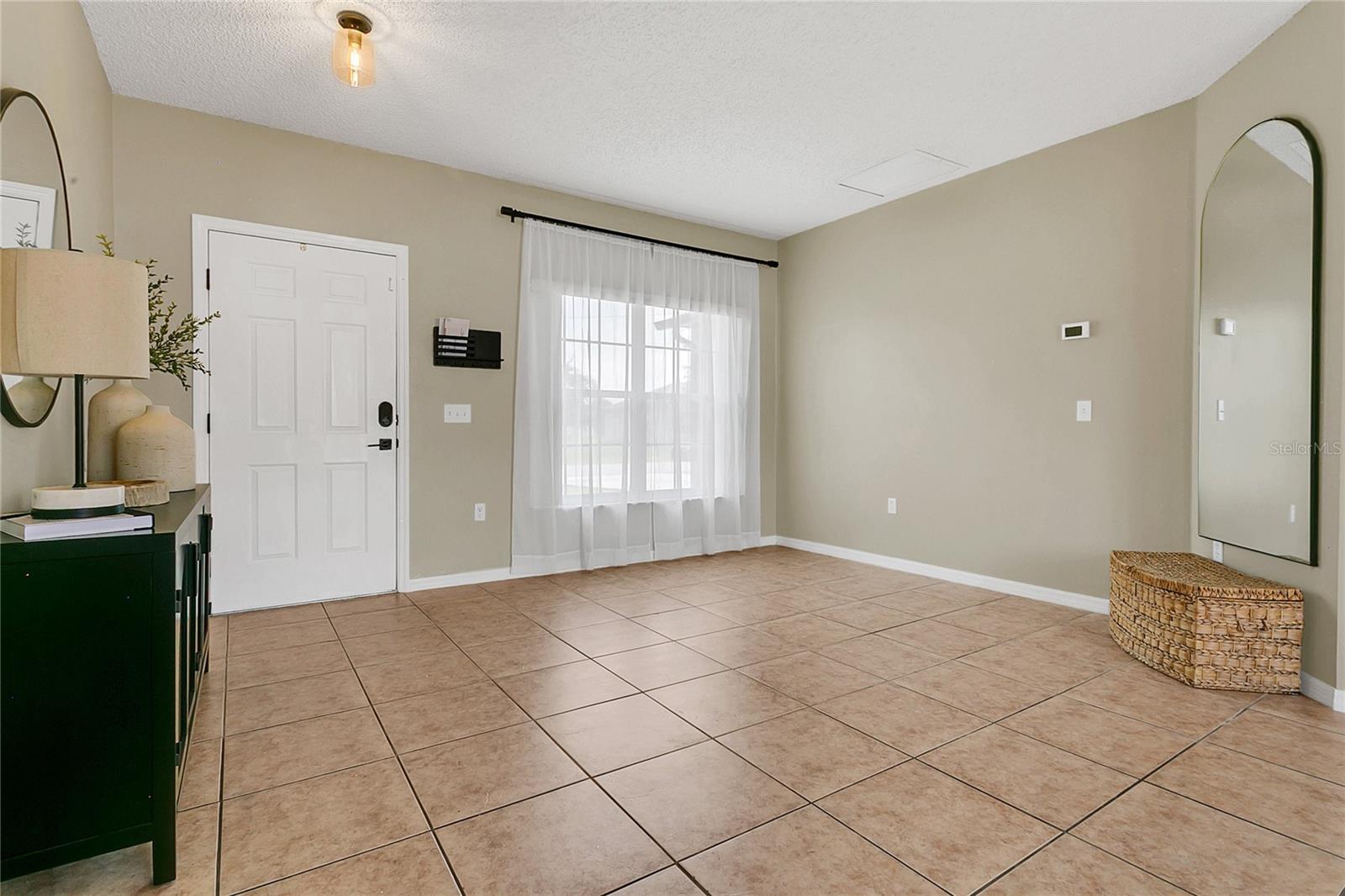 1118 SAINT TROPEZ CT