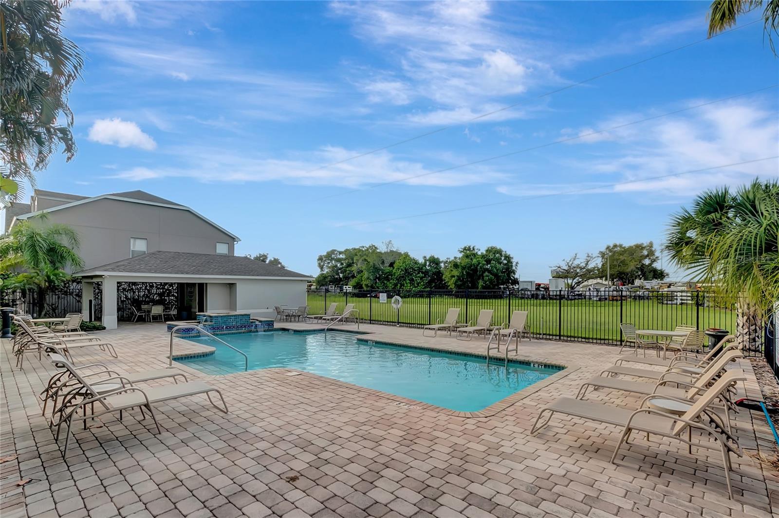 SEMINOLE PALMS AT LARGO - Residential