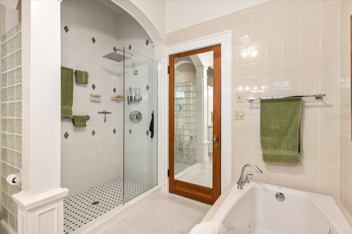 DR J C PELOTS ADD TO MANATEE - Residential