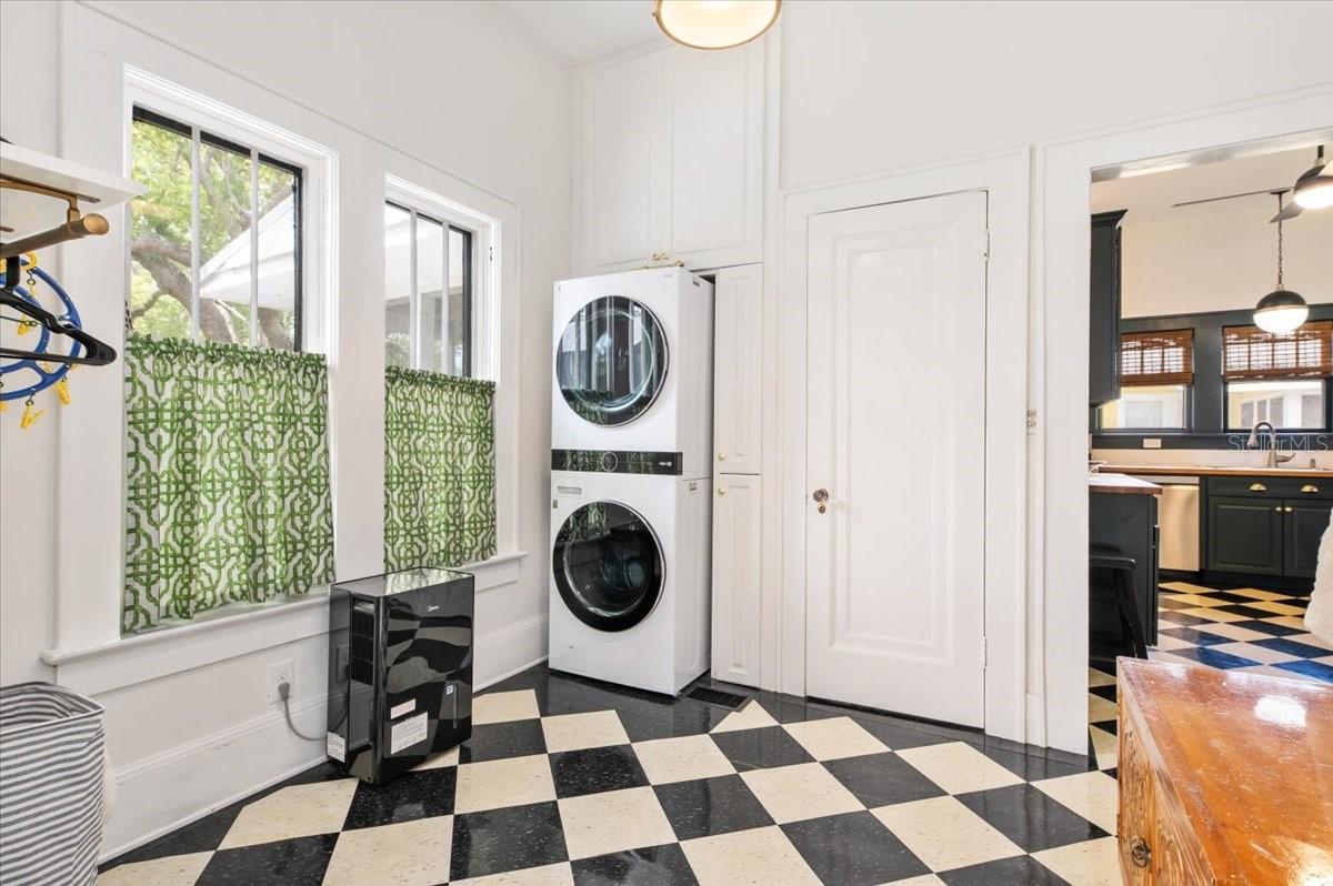 DR J C PELOTS ADD TO MANATEE - Residential