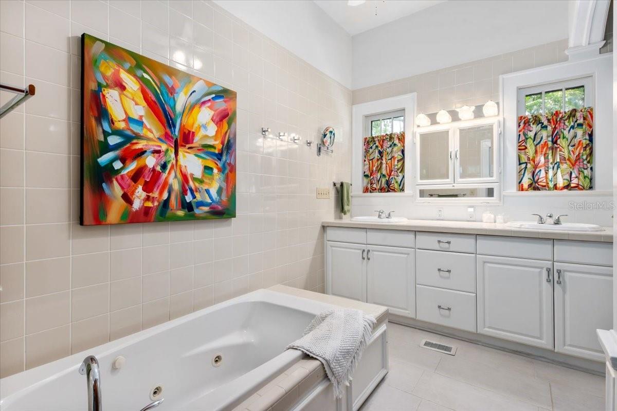 DR J C PELOTS ADD TO MANATEE - Residential