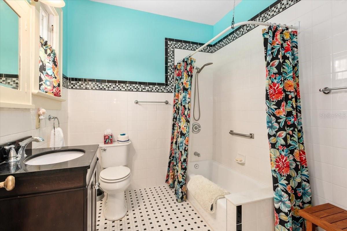 DR J C PELOTS ADD TO MANATEE - Residential