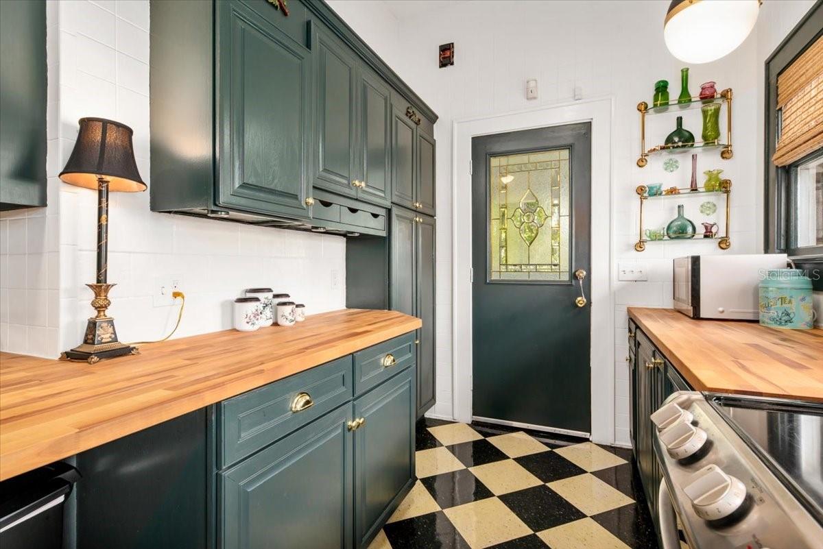 DR J C PELOTS ADD TO MANATEE - Residential