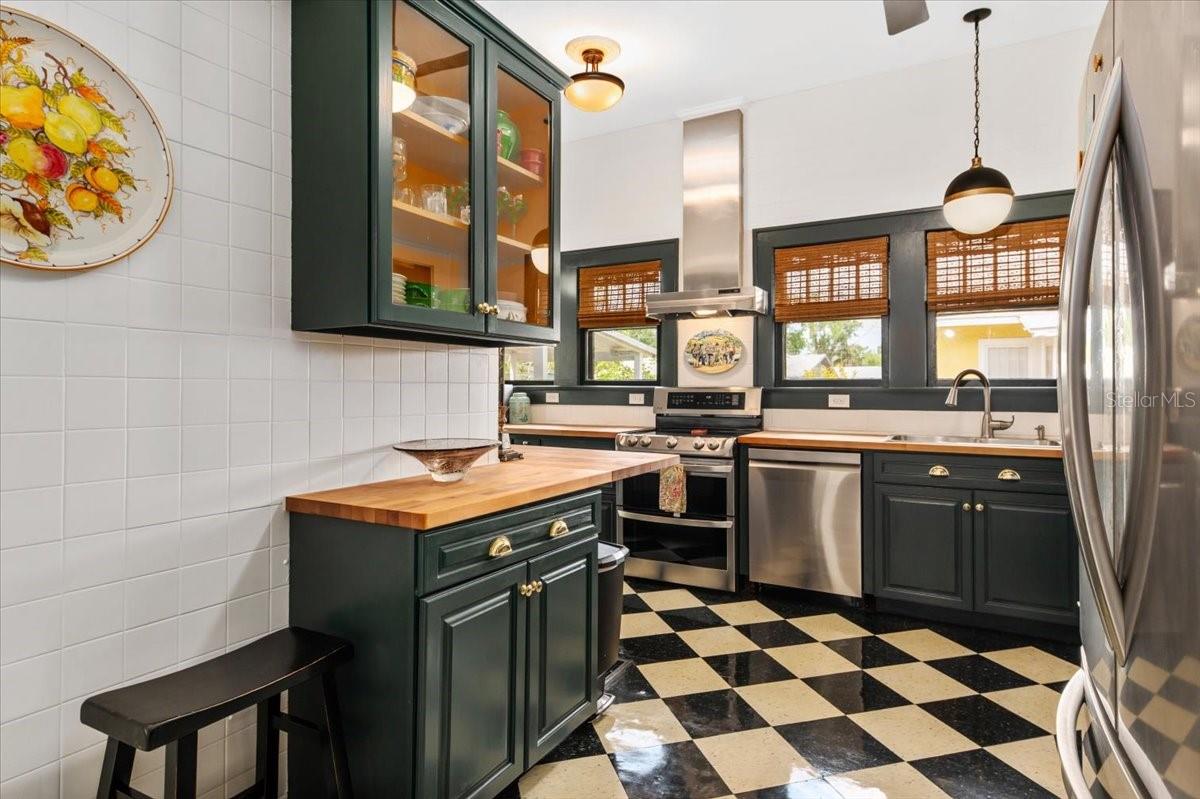 DR J C PELOTS ADD TO MANATEE - Residential