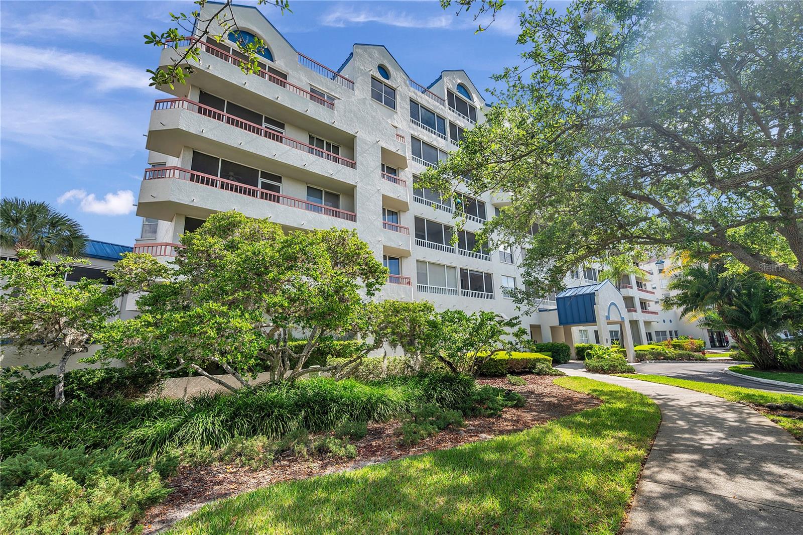 2333 FEATHER SOUND DRIVE B307