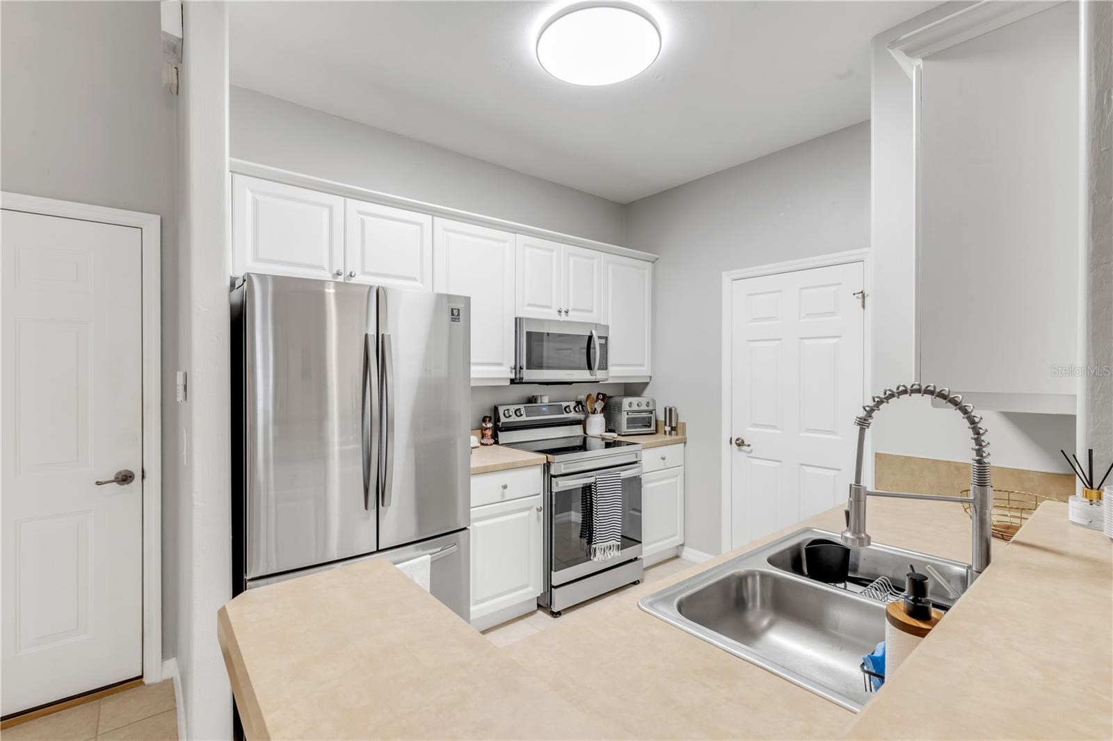 PARKSIDE TOWNHOMES AT VENETIAN BAY - Residential