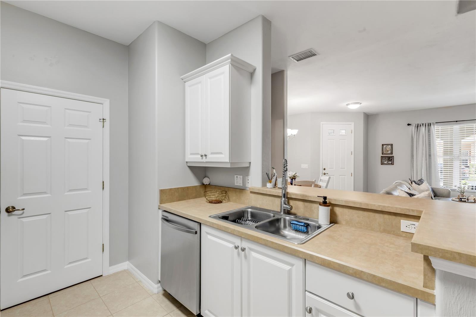 PARKSIDE TOWNHOMES AT VENETIAN BAY - Residential