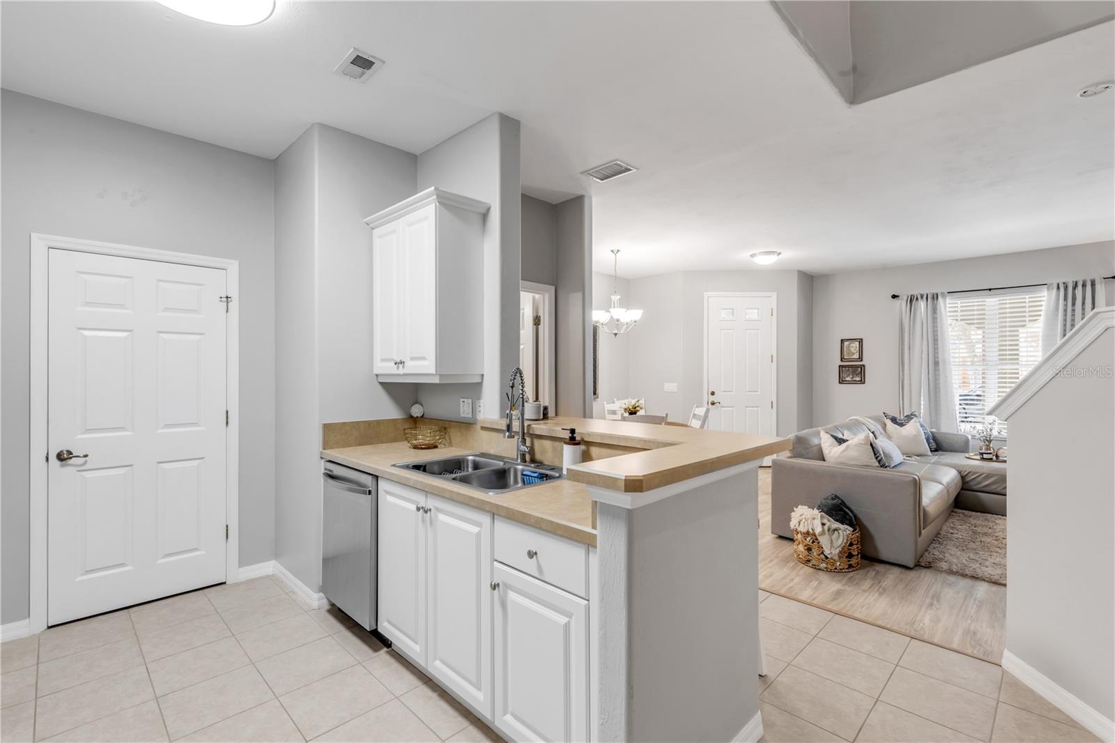 PARKSIDE TOWNHOMES AT VENETIAN BAY - Residential