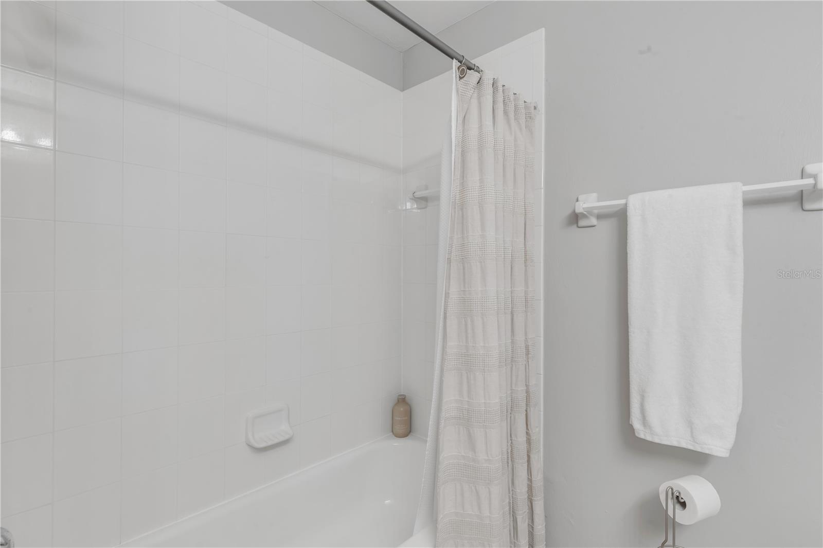 PARKSIDE TOWNHOMES AT VENETIAN BAY - Residential