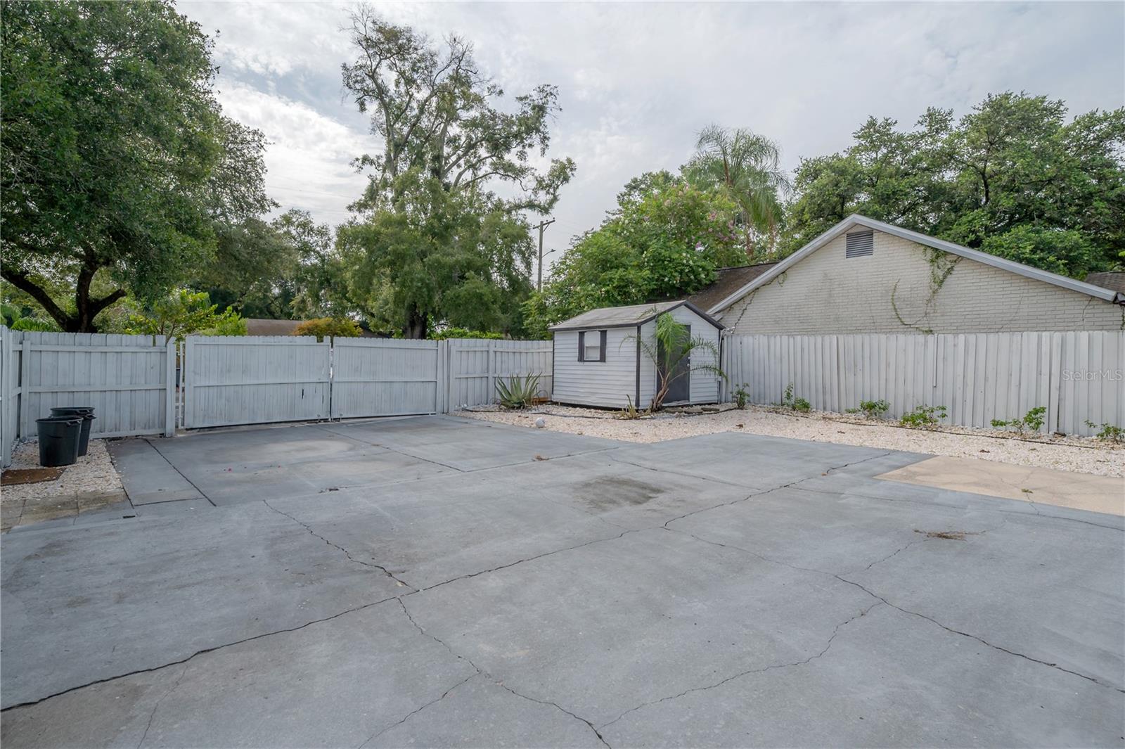 GOLFLAND OF TAMPAS NORTH SIDE - Residential