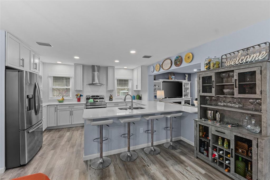 Photo of 297 Lakeview Drive, Tarpon Springs, FL 34689 (MLS # TB8381419)