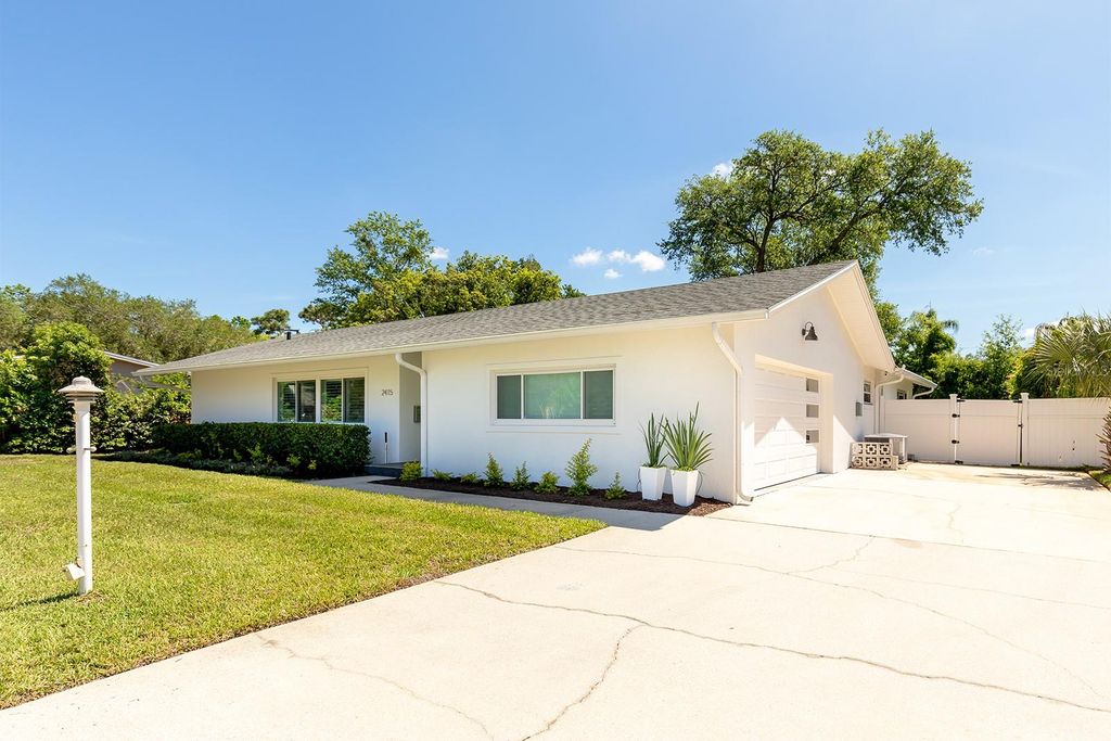 Photo of 2415 Eaton Lane, Orlando, FL 32804 (MLS # O6400251)