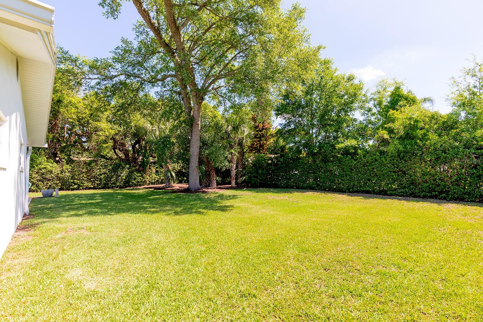 EATON PARK - Residential