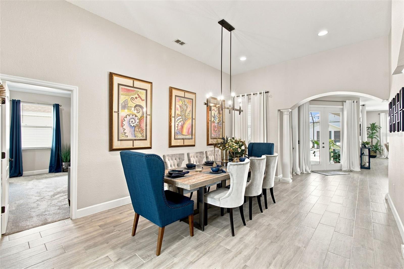 1072 WOODLAND OAKS DRIVE