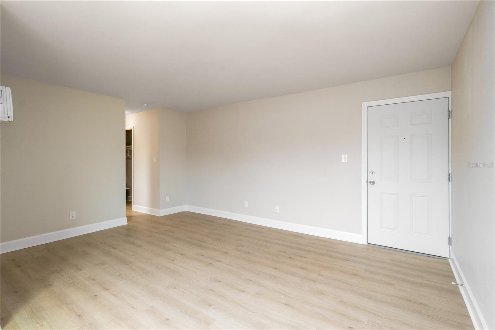 JAMESTOWN CONDO - Residential