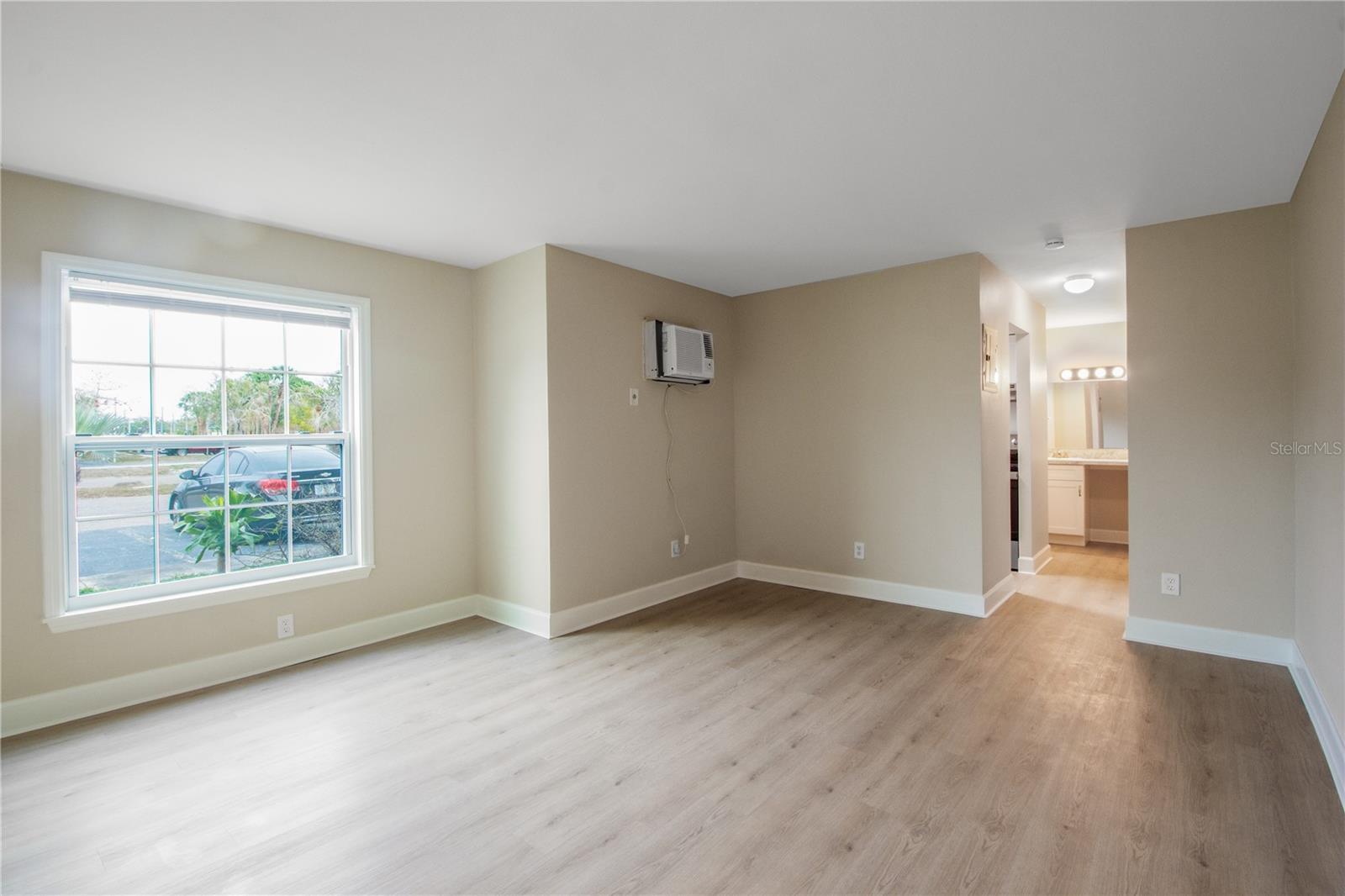 JAMESTOWN CONDO - Residential