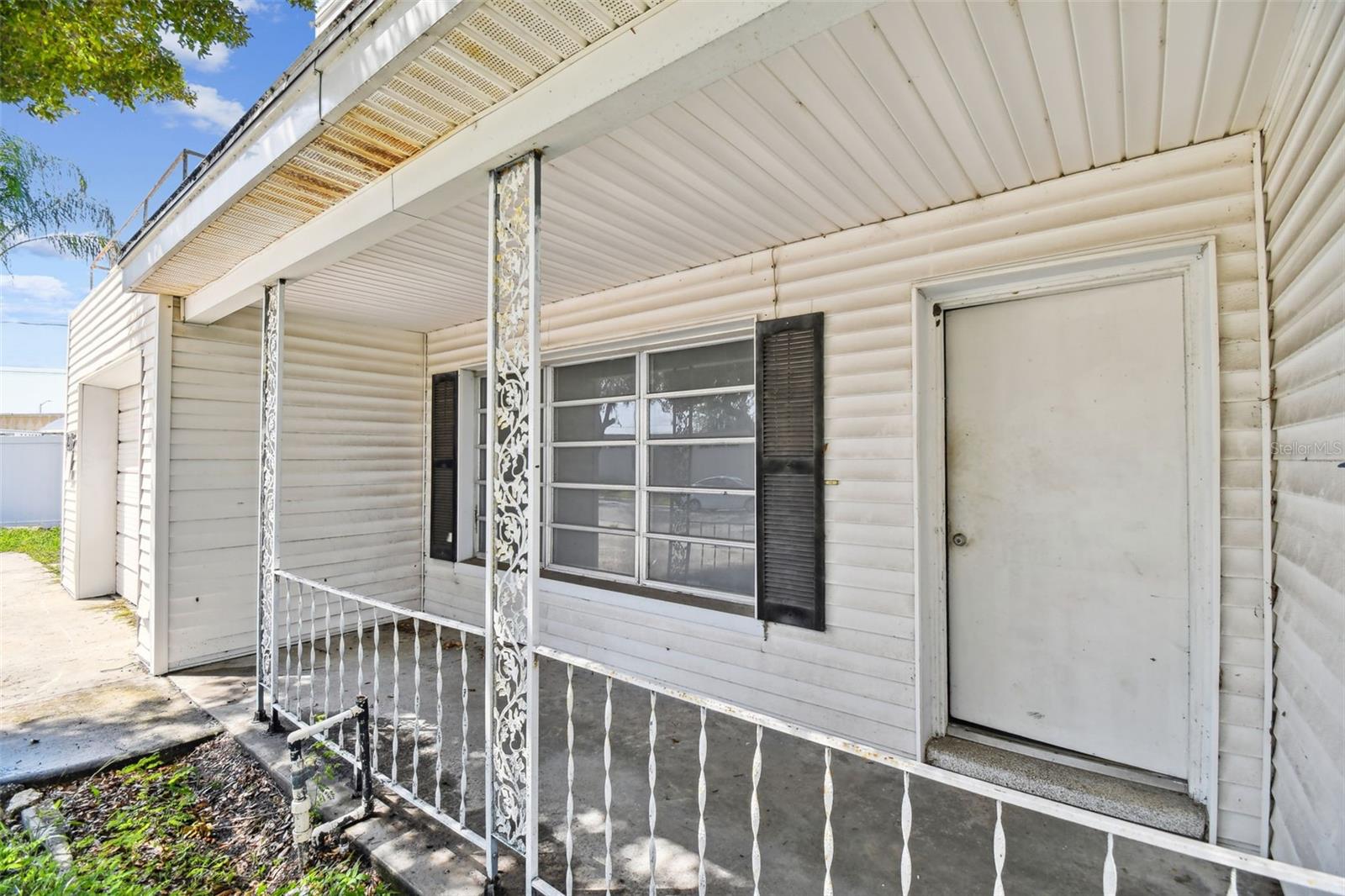 1216 FRANKLIN CIRCLE