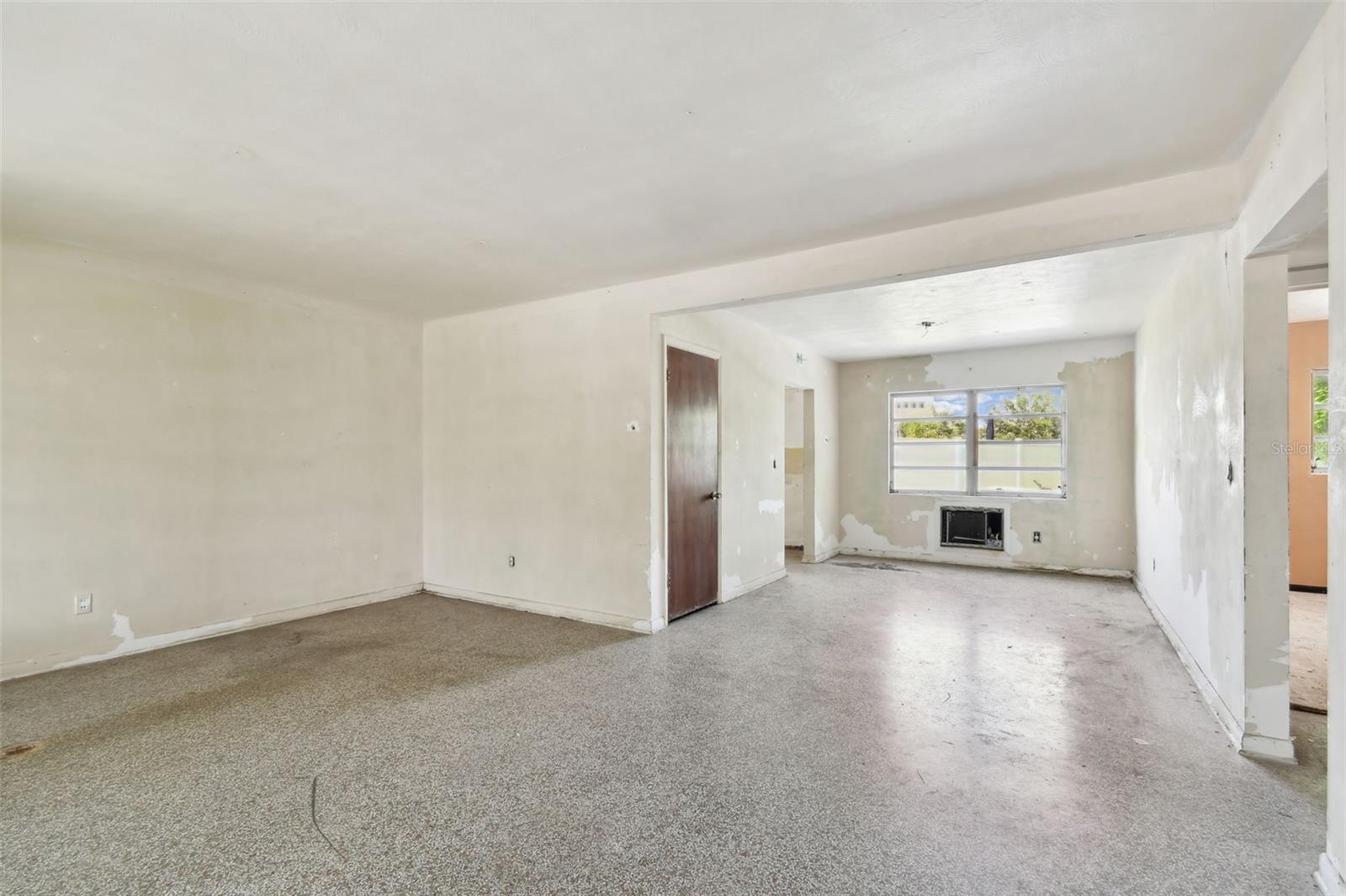 1216 FRANKLIN CIRCLE
