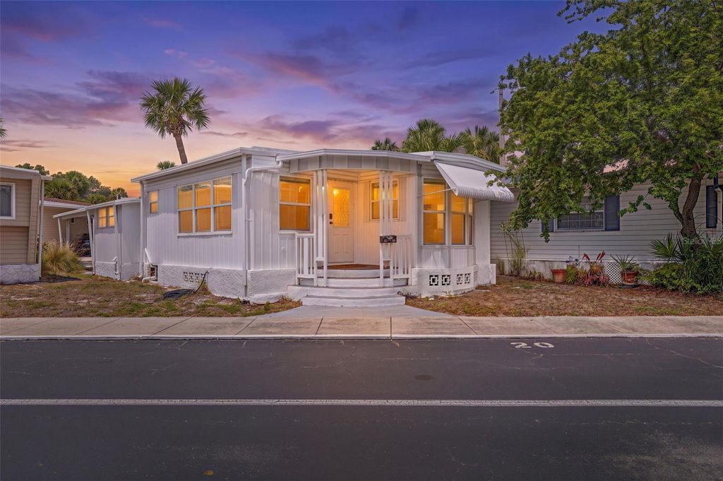 Photo of 4851 W Gandy Boulevard #B7L20, Tampa, FL 33611 (MLS # TB8511435)