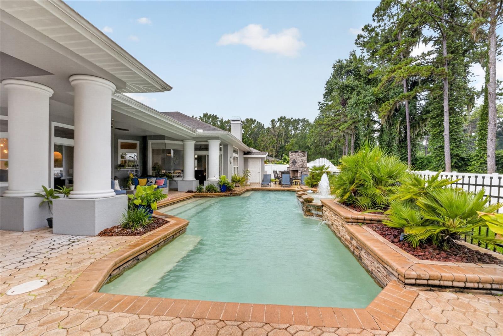 1137 SW 32ND LANE