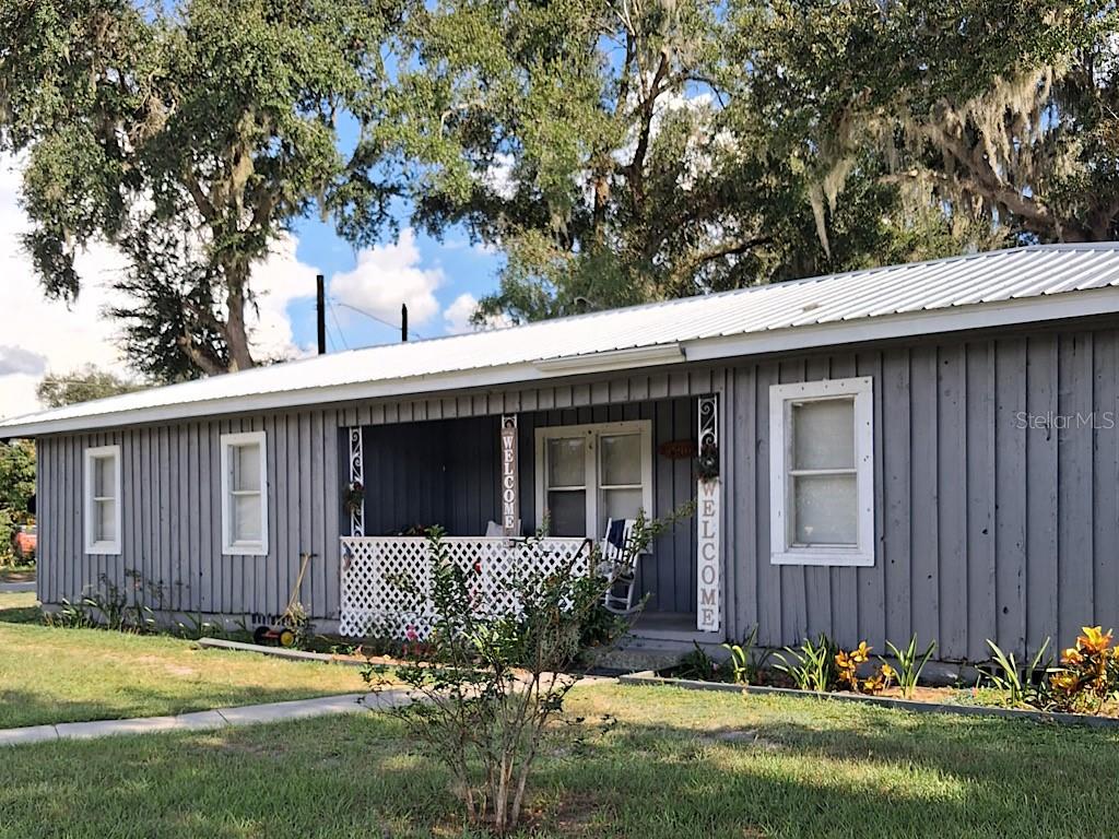 Looking For Affordable Florida Living? Welcome to this affordable 3-bedroom, 1-Bath home located just minutes from the heart of town. Enjoy peace of mind with a 2024 metal roof, and stay cool year-round with central AC. Inside, you'll find a functional layout with plenty of natural light and room for the whole family. Whether you're a first time buyer, downsizing, or investing, this property is move in ready and full of potential.