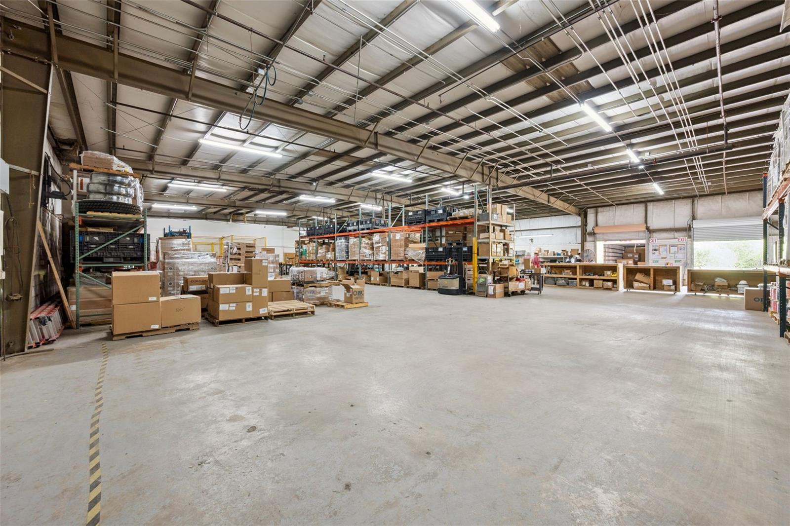 PARKWAY DISTIBUTION CENTER CONDO PH 02 - Commercial Sale