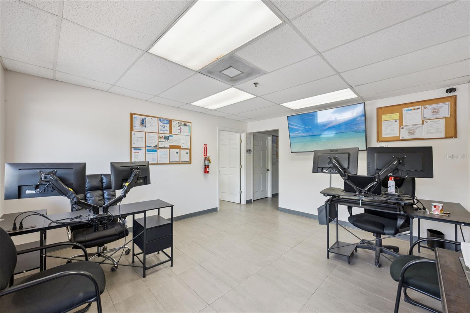 PARKWAY DISTIBUTION CENTER CONDO PH 02 - Commercial Sale