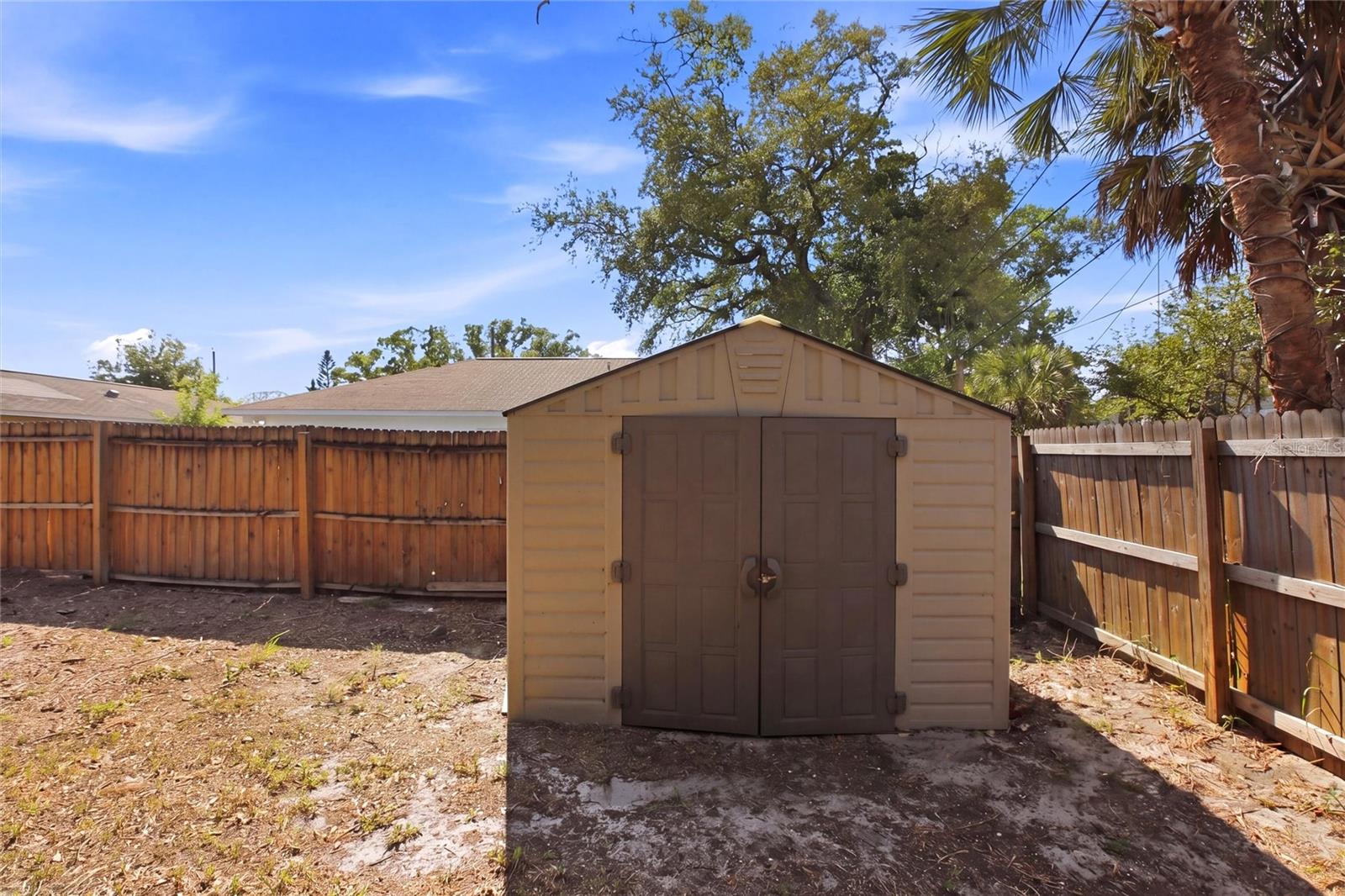 SHADOW LAWN - Residential